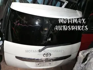 Toyota Isis 2013 Boot