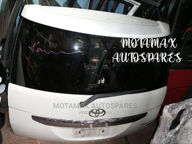 Toyota Isis 2013 Boot