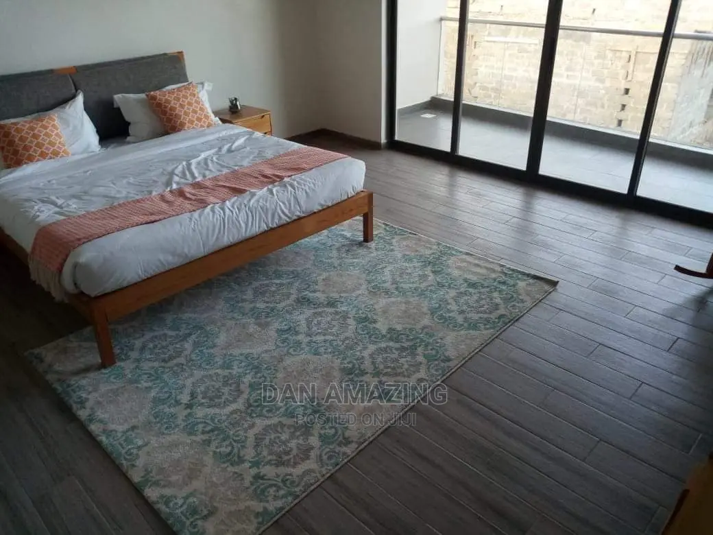 4bdrm Townhouse/Terrace in Gateway Mall Area for Sale