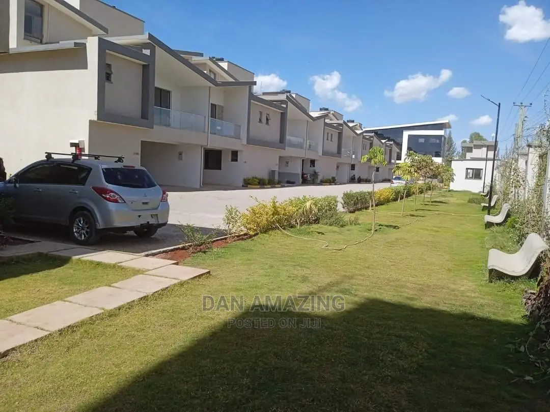 4bdrm Townhouse/Terrace in Gateway Mall Area for Sale