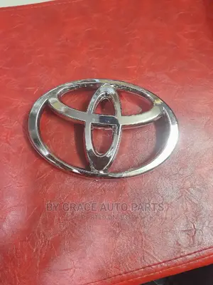 Hilux Vigo Front Grill Logo/Emblem With Hooks