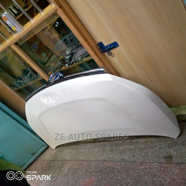 Voxy 2015 Bonnet