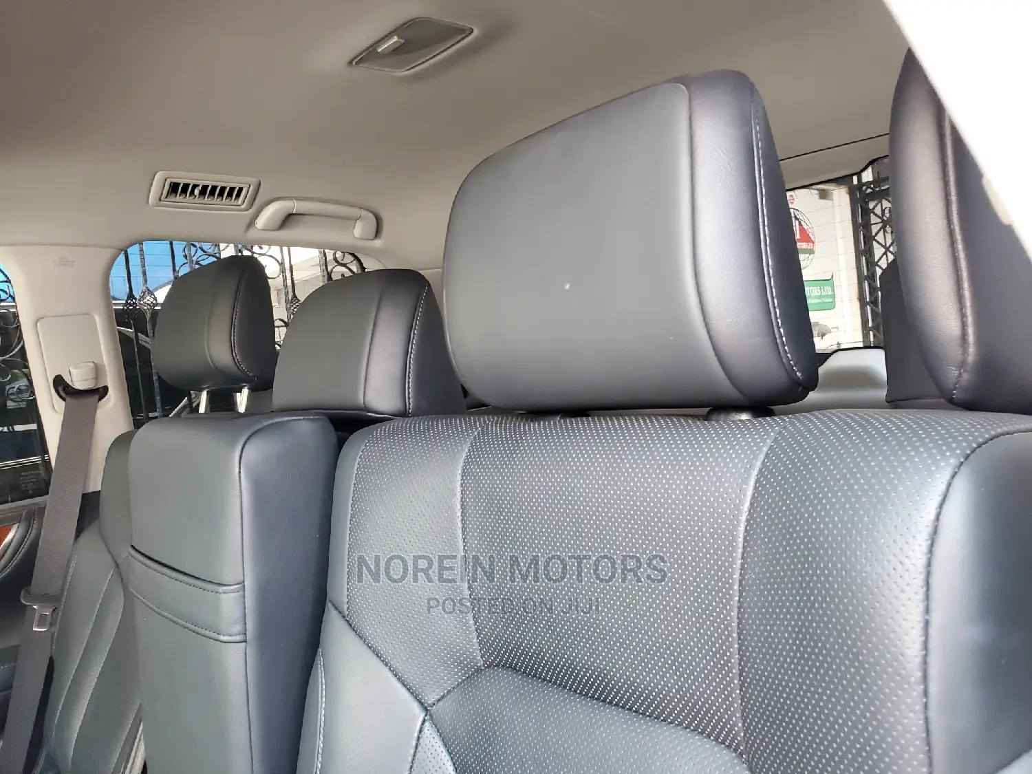 Lexus LX 2018 Blue