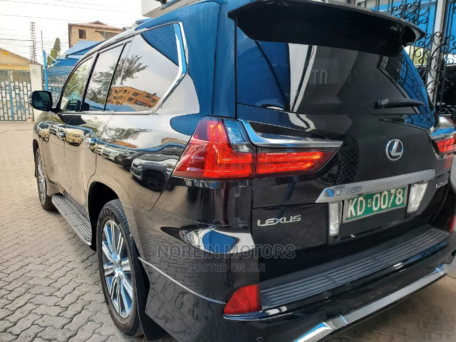 Lexus LX 2018 Blue