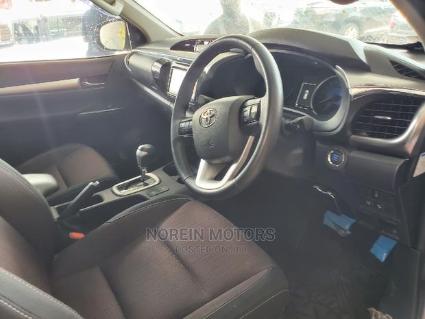 Toyota Hilux 2016 Gray - thumbnail 5