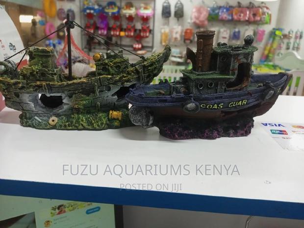 Aquarium Ship Decor