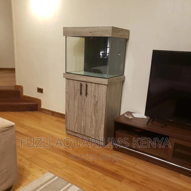Aquarium With Stand and Cover