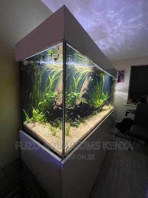 Super Aquarium With Deco and Fish - thumbnail 2