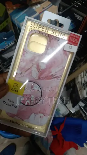 Vanilla Sand - Marble iPhone 13 Case