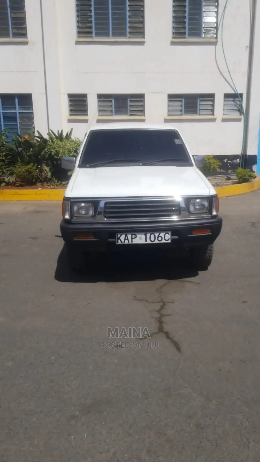 Mitsubishi L200 2001 White