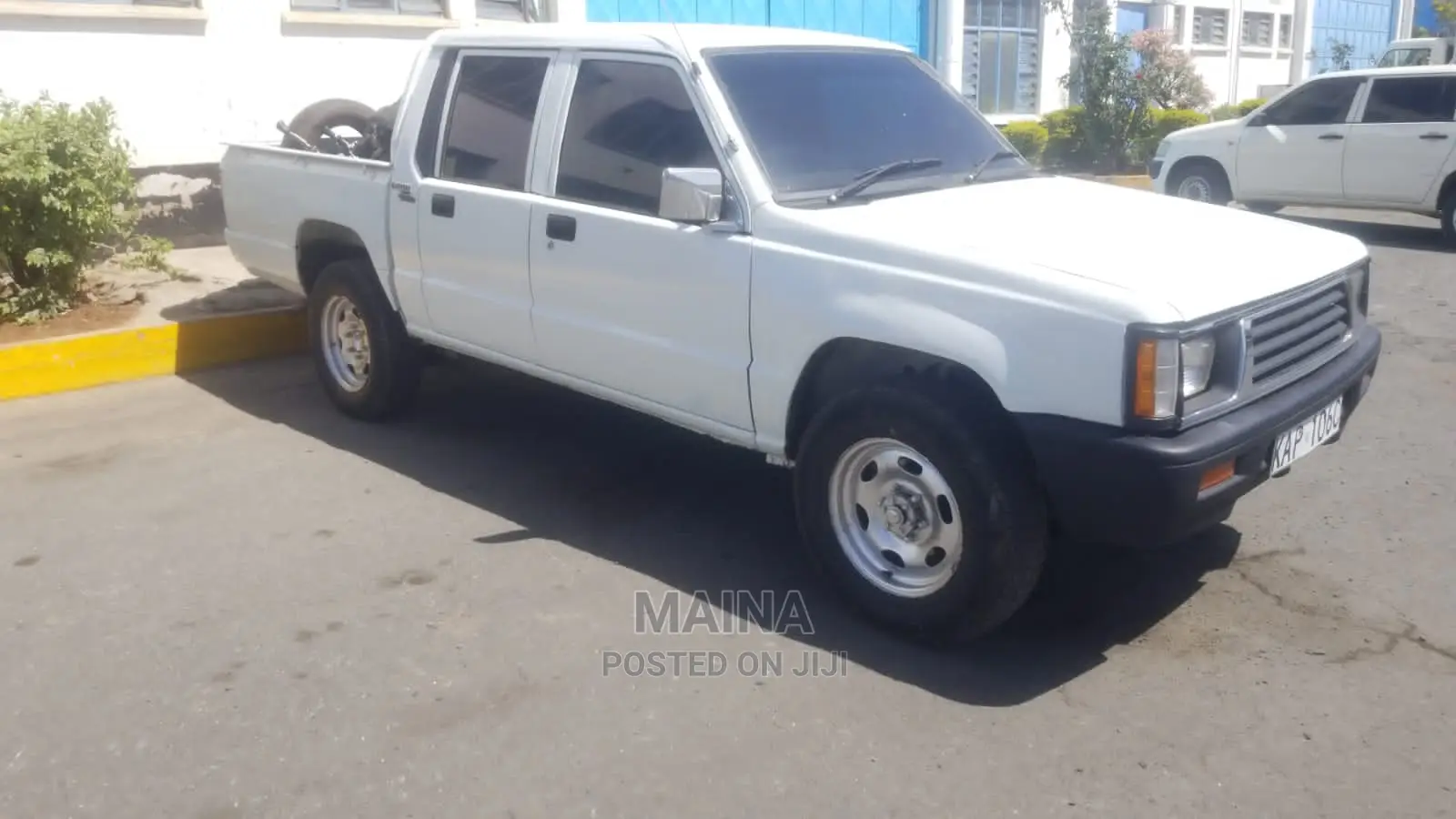 Mitsubishi L200 2001 White