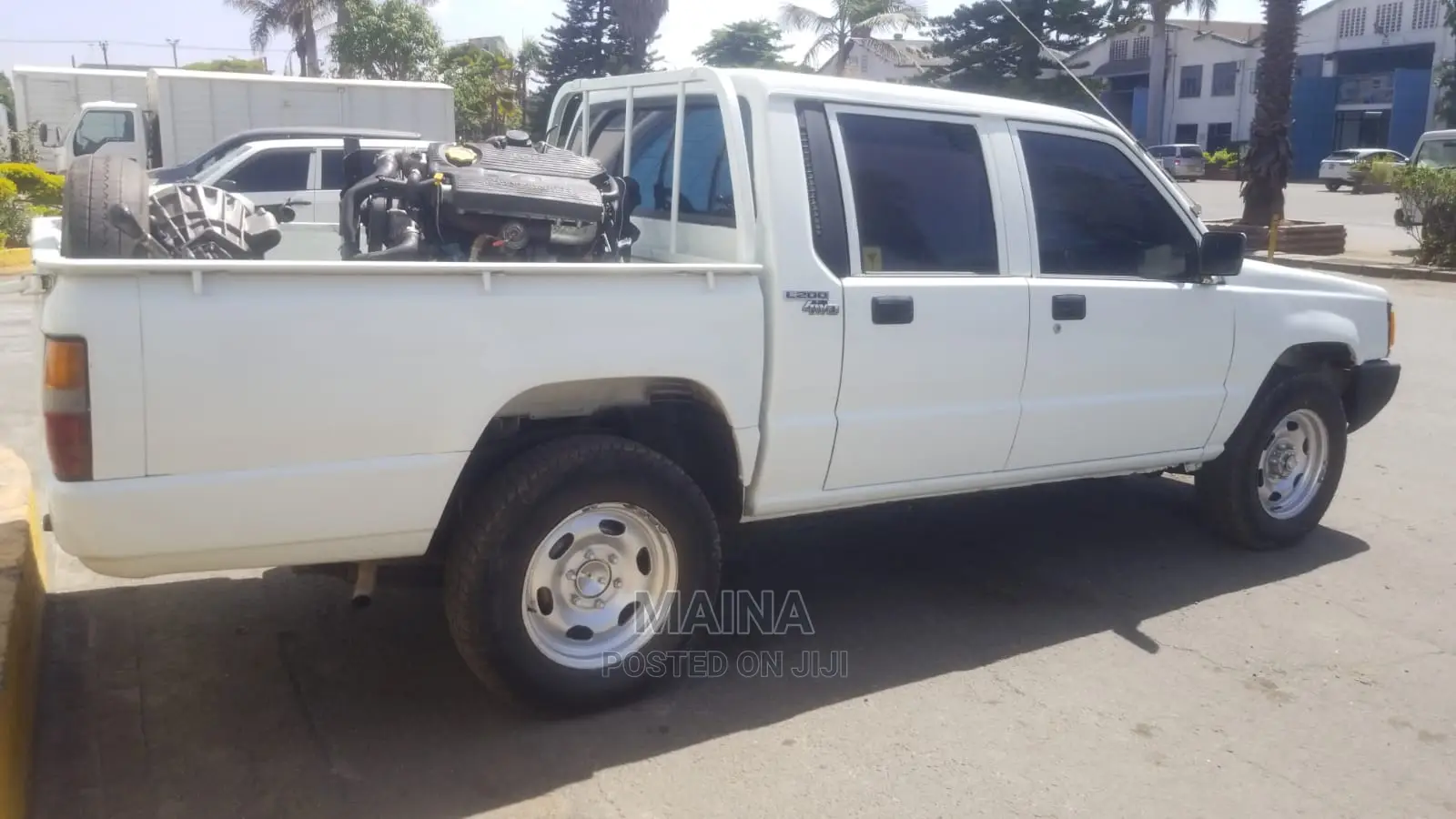 Mitsubishi L200 2001 White