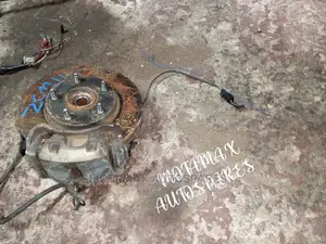 Toyota Isis Front Hub
