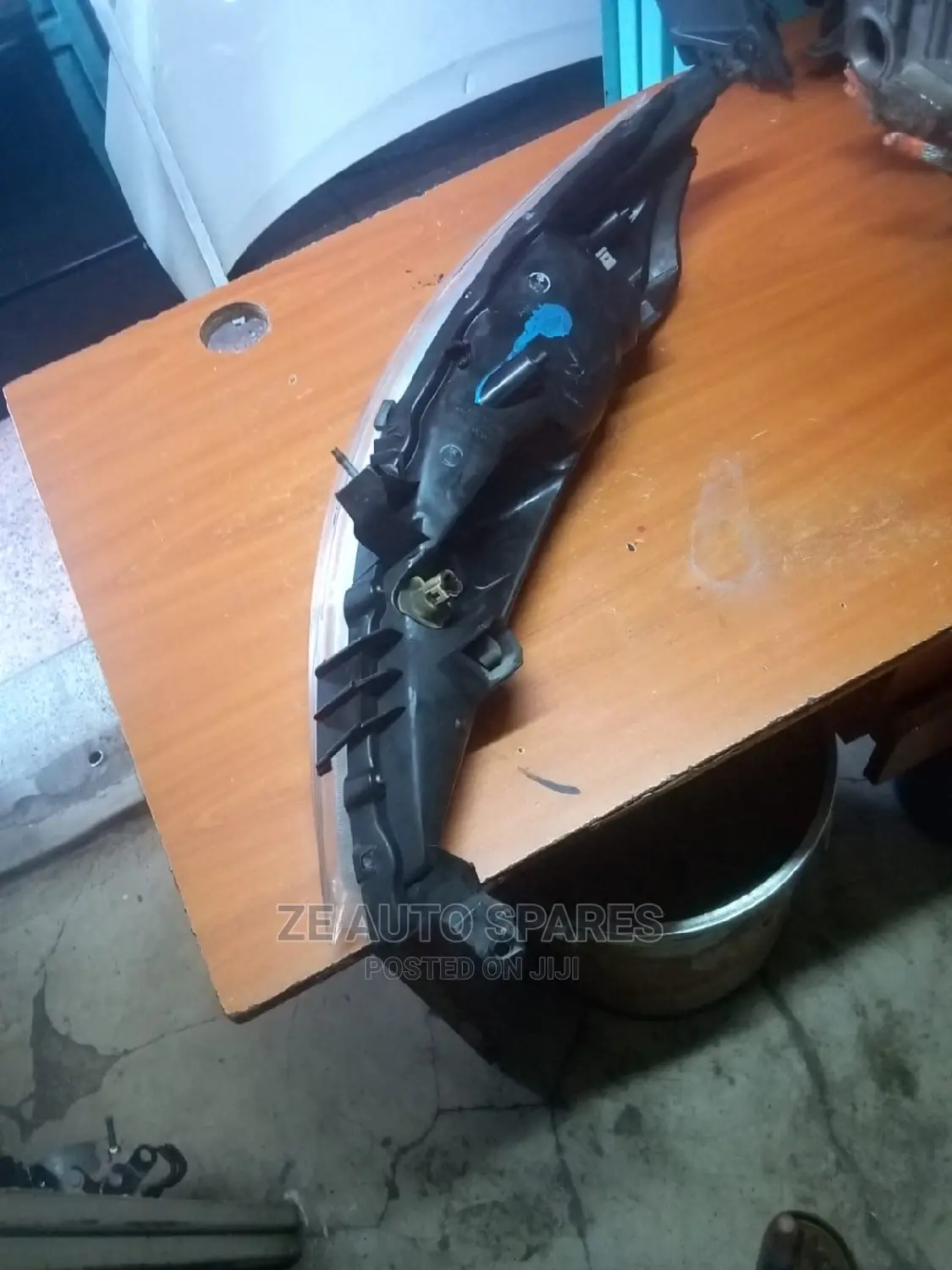 Nissan Juke 2010 Upper Headlight