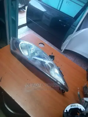 Nissan Juke 2010 Upper Headlight