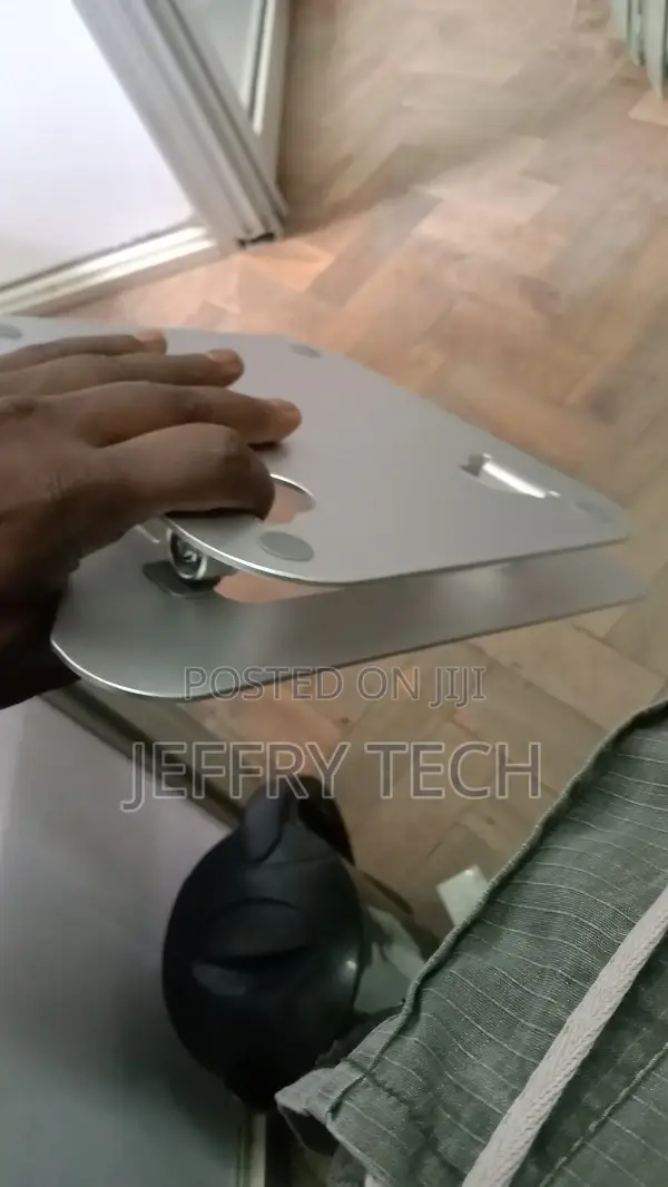 Elegant Aluminum GLO124 Silver Adjustable Laptop Stand