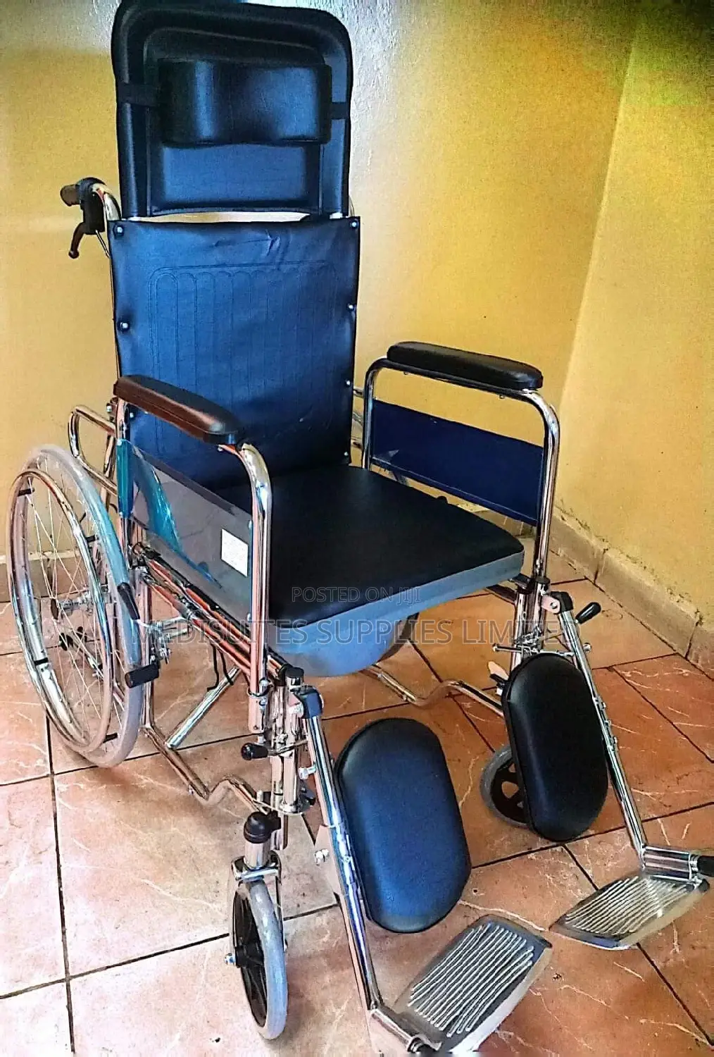 Recling* Wheelchair *With Commode