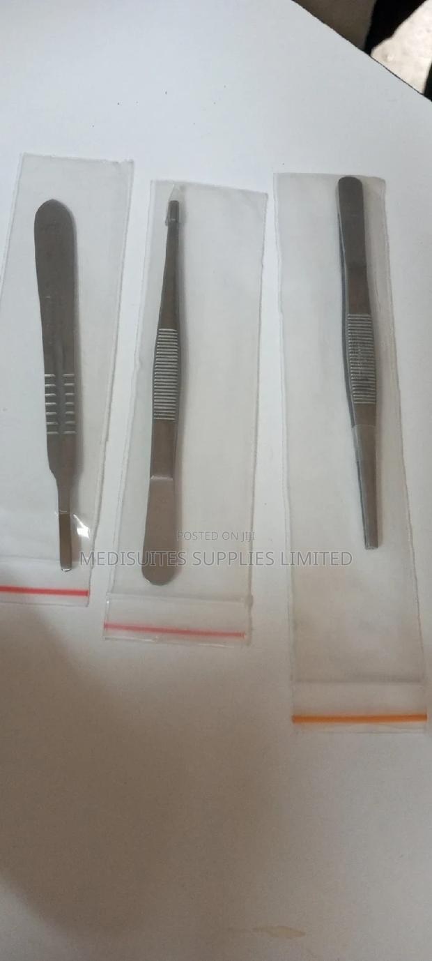 Dissecting Forceps.