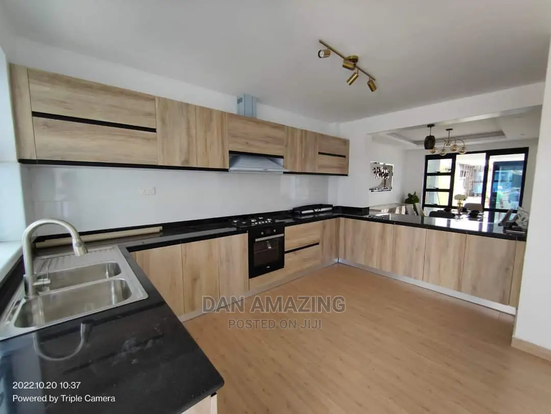 4bdrm Mansion in Kamakis for sale