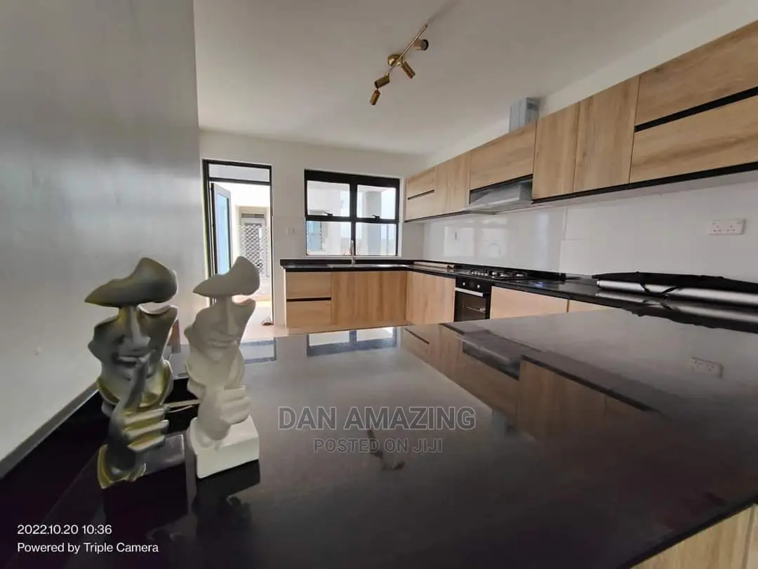 4bdrm Mansion in Kamakis for sale