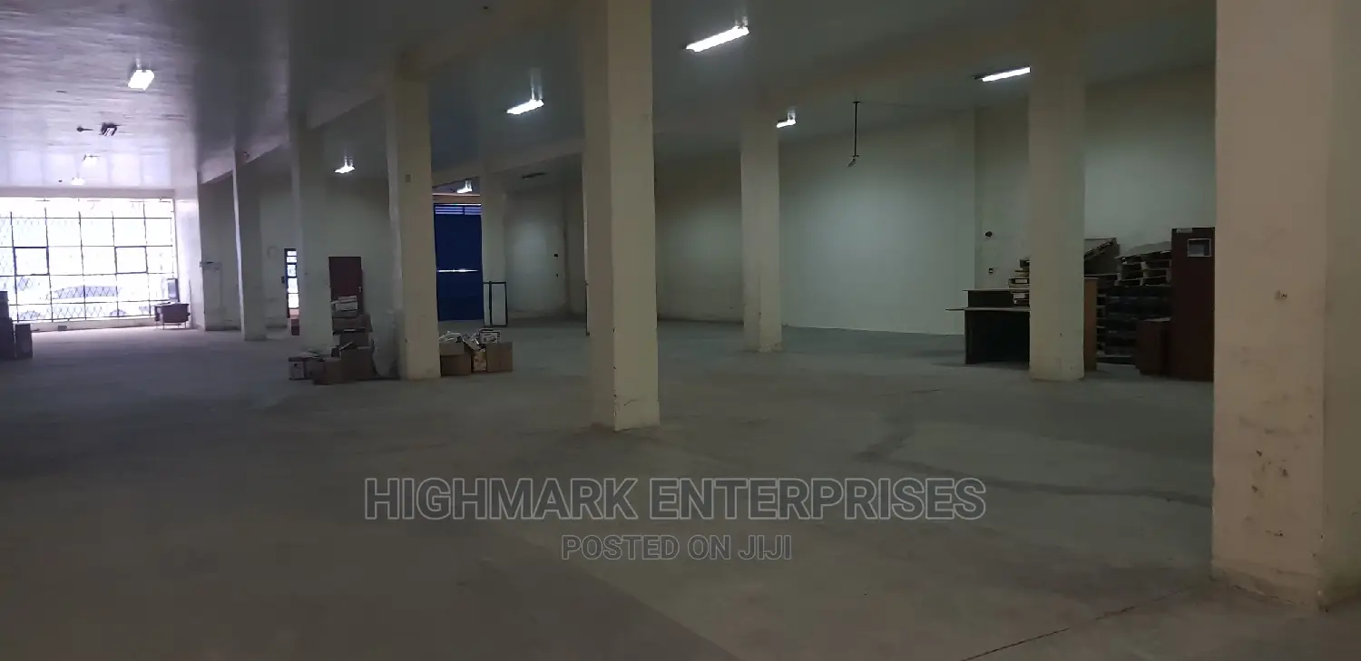 42500 Sq Feet Godown/Warehouse to Let