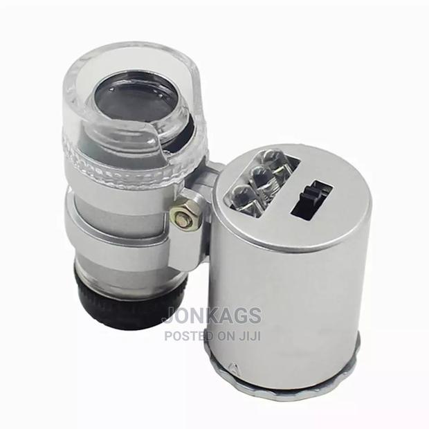 ×60 Magnifying Glass - thumbnail 3