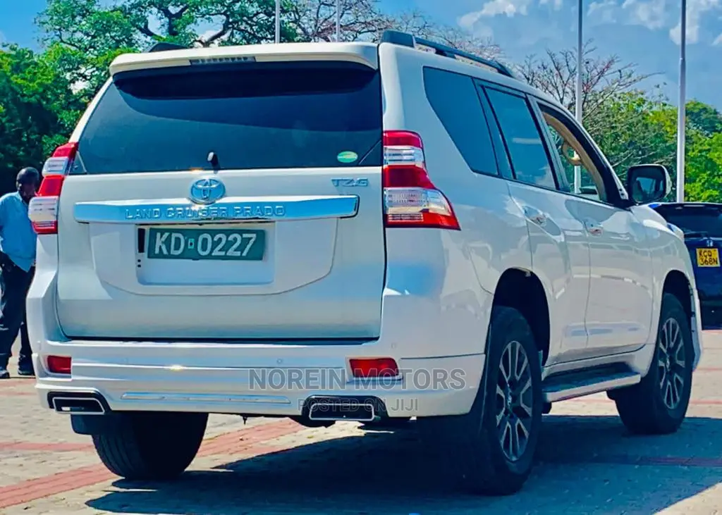 Toyota Land Cruiser Prado 2016 White