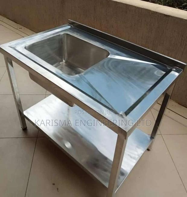 Stainless Steel Single Sink With Proper Drainage - main view