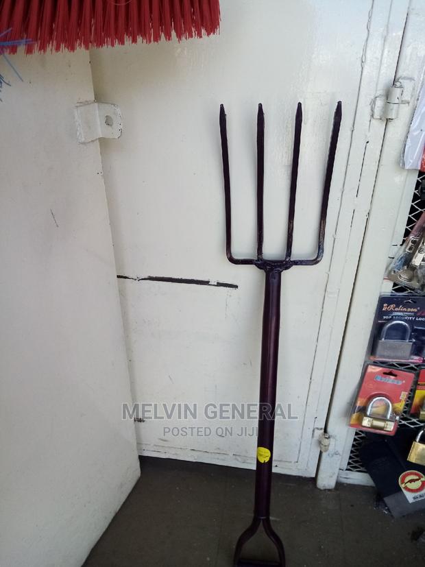 Metal Fork Manure - main view