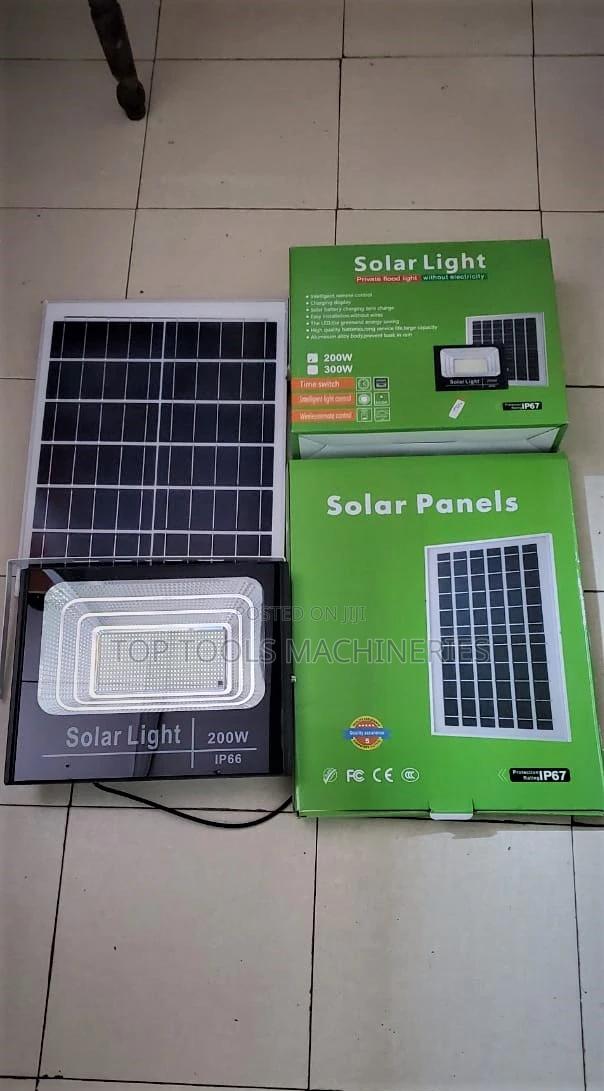 200 Watts Solar Flood Light - main view