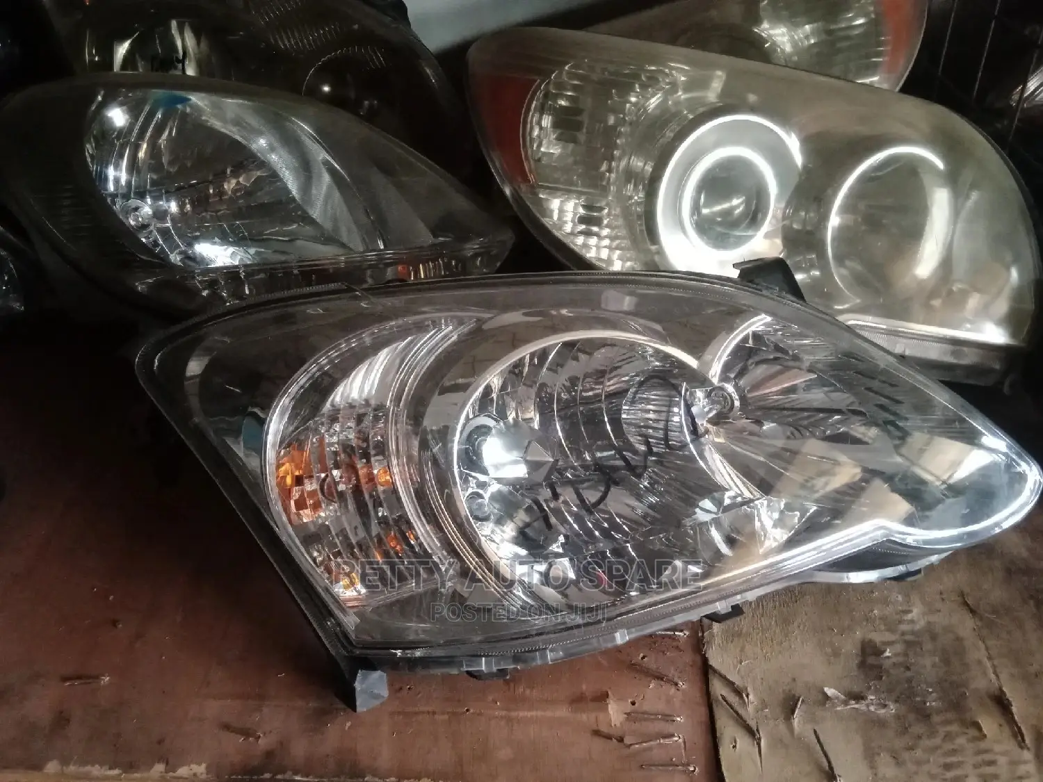 Toyota Runx/Allex Headlight
