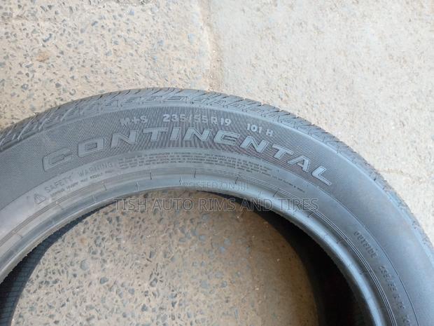 235/55r19 Continental - thumbnail 2