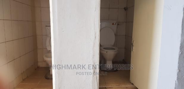 8000 Sq Feet Godown to Let - thumbnail 11