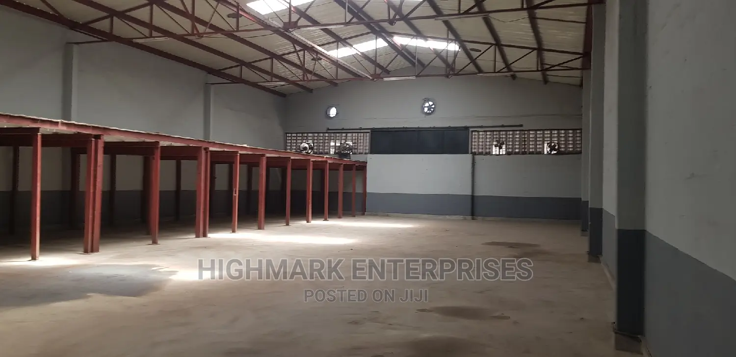 8000 Sq Feet Godown to Let