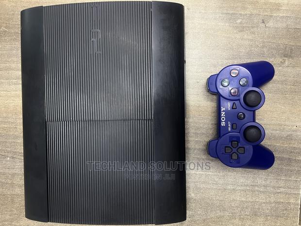 Chipped Ps3 - thumbnail 3