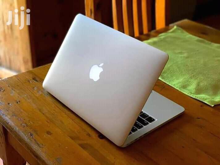 Laptop Apple MacBook Pro 4GB Intel Core i5 HDD 500GB