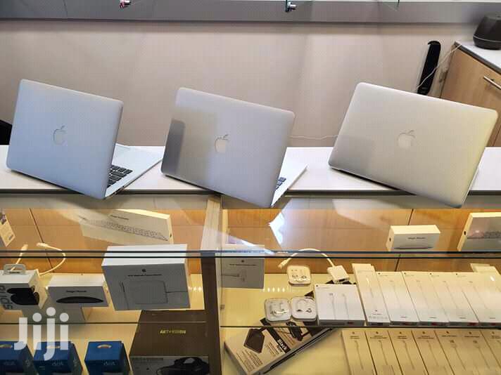 Laptop Apple MacBook Pro 4GB Intel Core i5 HDD 500GB