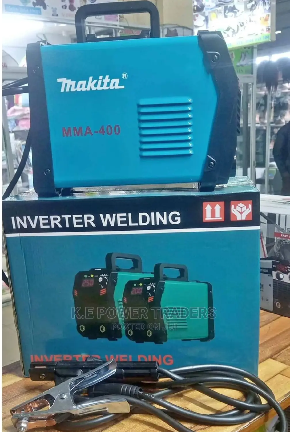 400 Amperes Arc Welding Machine(Makita)