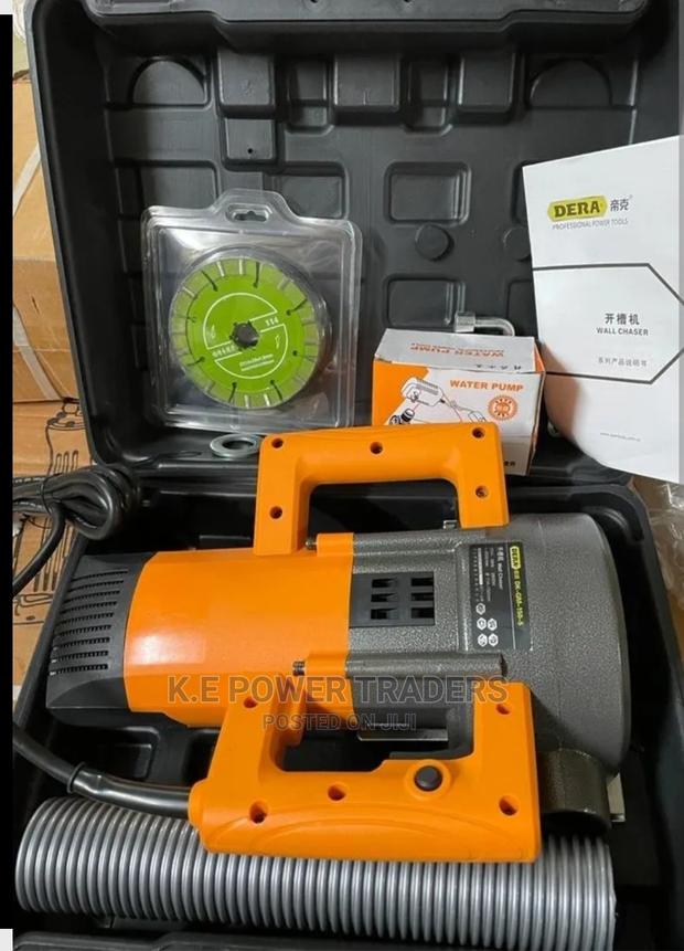 Groove Cutting Dera Wall Chaser