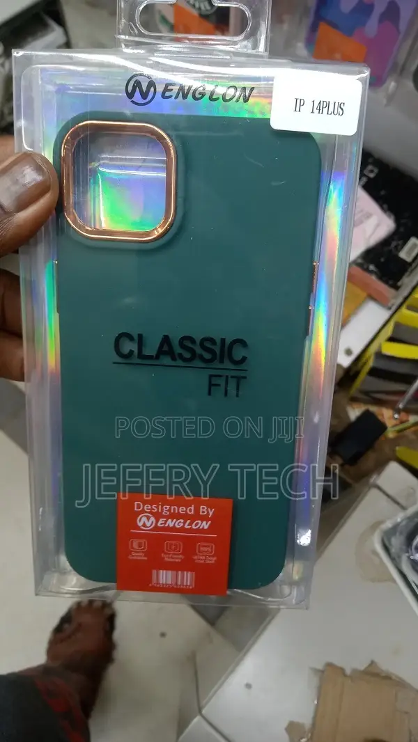 iPhone 14 Classic Fit Green Case