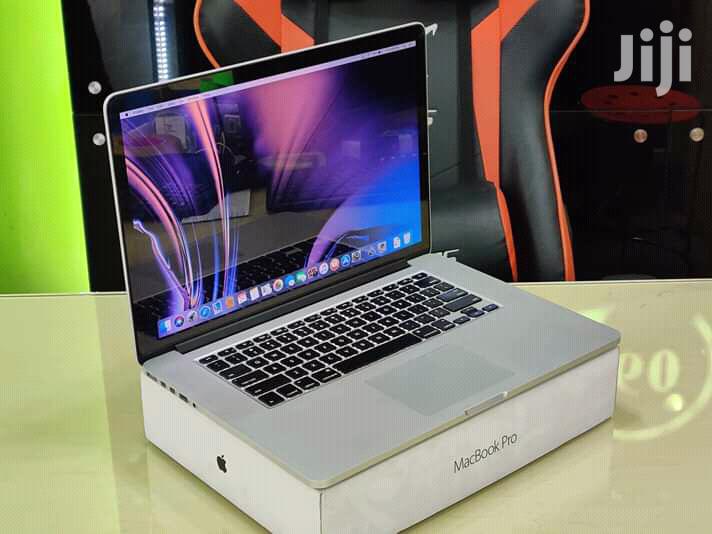 Laptop Apple MacBook Pro 4GB Intel Core i5 HDD 500GB
