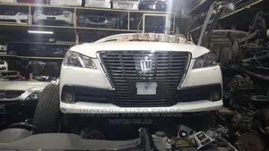 Toyota Crown Royal Saloon 2013/2014 Nosecut