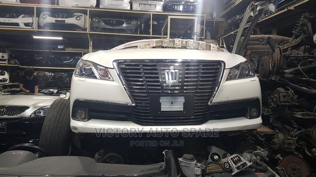 Toyota Crown Royal Saloon 2013/2014 Nosecut