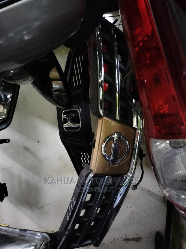 Nissan Tiida 2004/2005/2006/2007/2008/2009/2010 Grille
