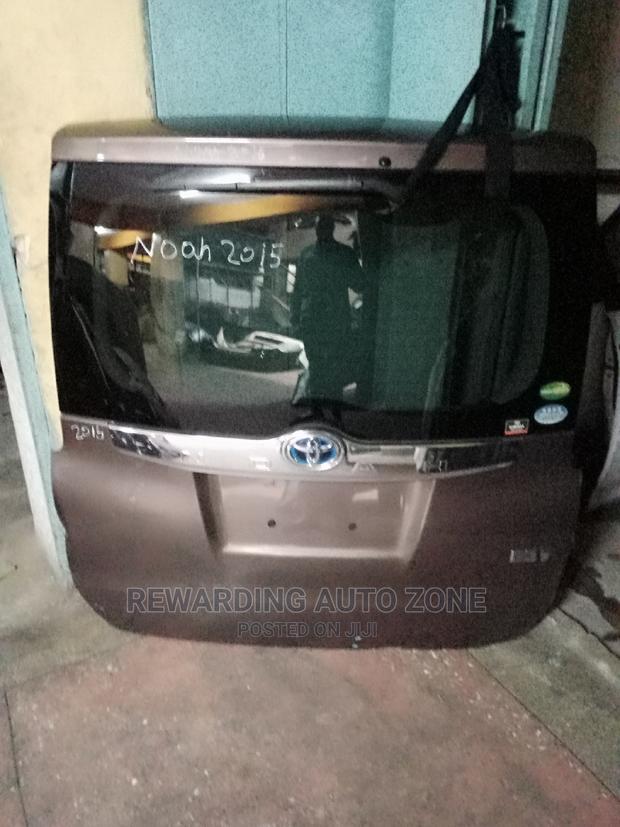 Noah 2015 New Model Tailgate. - thumbnail 2
