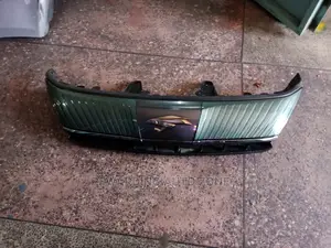 Harrier 2018 Center Grille
