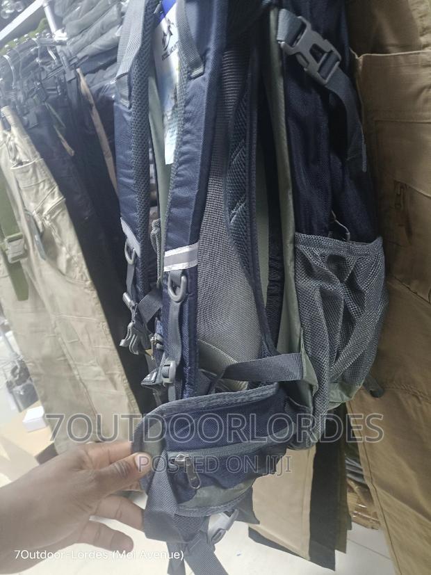 Hiking Bag 50litres Black - thumbnail 4