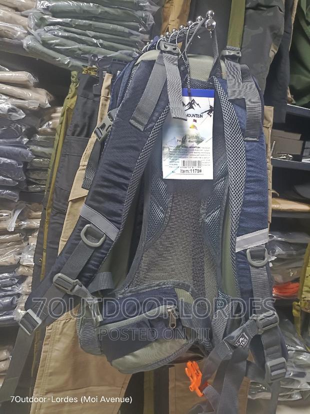 Hiking Bag 50litres Black - thumbnail 6