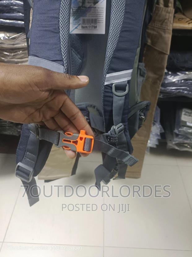 Hiking Bag 50litres Black - thumbnail 3