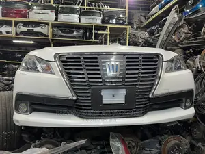 Toyota Crown Athletee Nosecut 2015 Model.